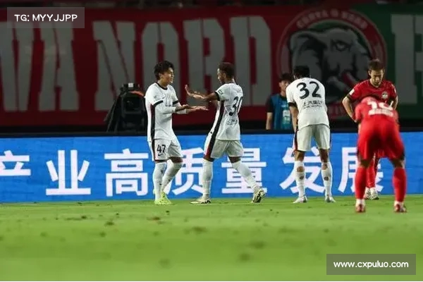 李新翔与蒯纪闻并肩崭露头角 两年前便在青训圈内声名鹊起 李新翔与蒯纪闻并肩崭露头角 两年前便在青训圈内声名鹊起